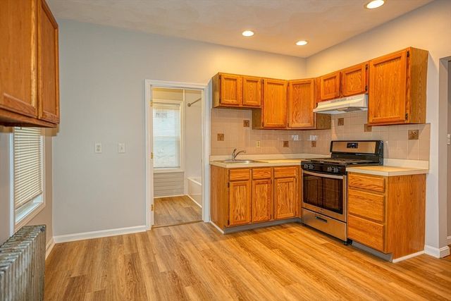 12 Hayes 12, Maynard, MA 01754