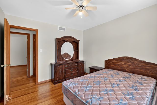 9132 Meade Avenue, Oak Lawn, IL 60453