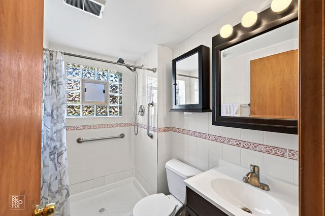 9132 Meade Avenue, Oak Lawn, IL 60453