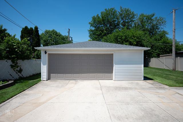9132 Meade Avenue, Oak Lawn, IL 60453