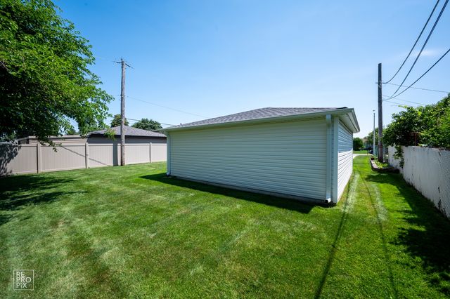 9132 Meade Avenue, Oak Lawn, IL 60453