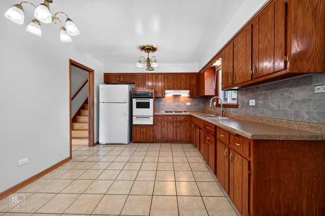 9132 Meade Avenue, Oak Lawn, IL 60453
