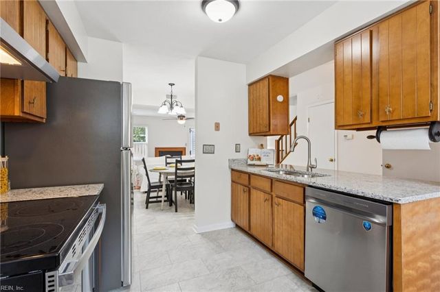 16 Bayview Court, Hampton, VA 23664