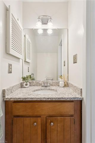 16 Bayview Court, Hampton, VA 23664