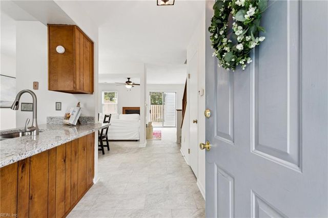 16 Bayview Court, Hampton, VA 23664