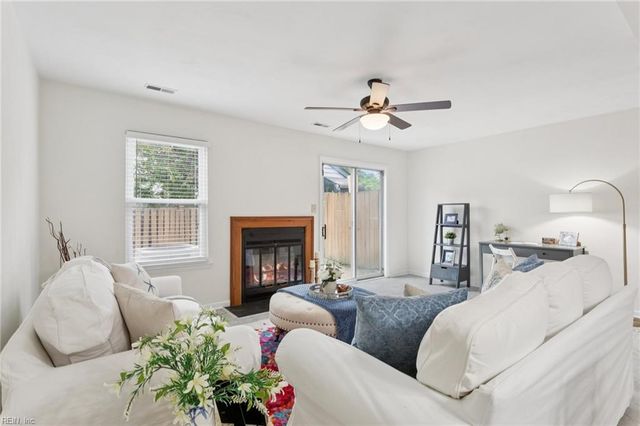 16 Bayview Court, Hampton, VA 23664