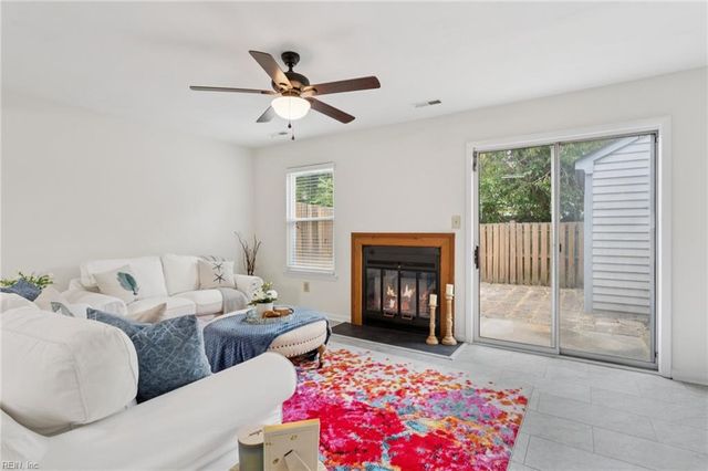 16 Bayview Court, Hampton, VA 23664