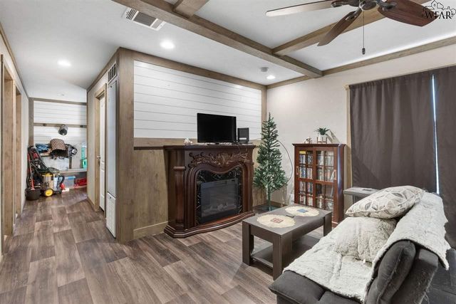 206 PARK AVENUE, Electra, TX 76360