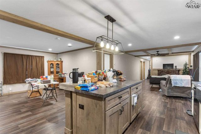 206 PARK AVENUE, Electra, TX 76360