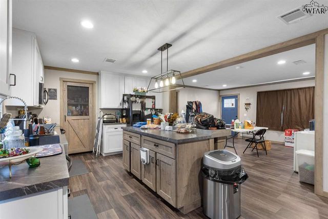 206 PARK AVENUE, Electra, TX 76360