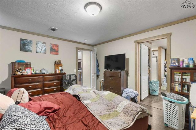 206 PARK AVENUE, Electra, TX 76360