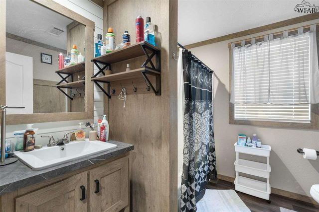 206 PARK AVENUE, Electra, TX 76360