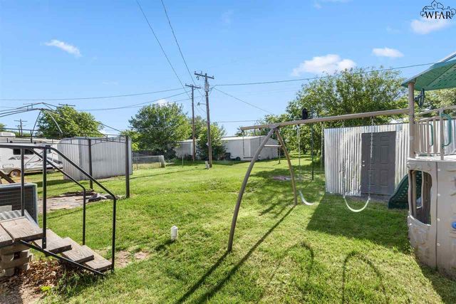 206 PARK AVENUE, Electra, TX 76360