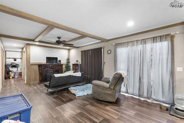 206 PARK AVENUE, Electra, TX 76360