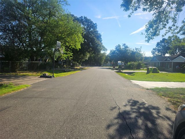 1105A Yorktown Street, Richmond, TX 77469