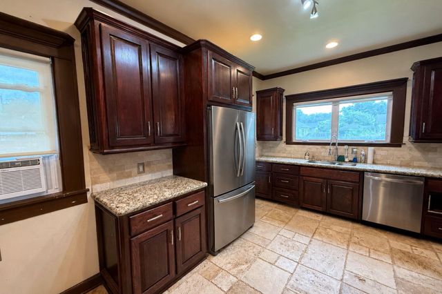 719 N Resident Street, Wharton, TX 77488