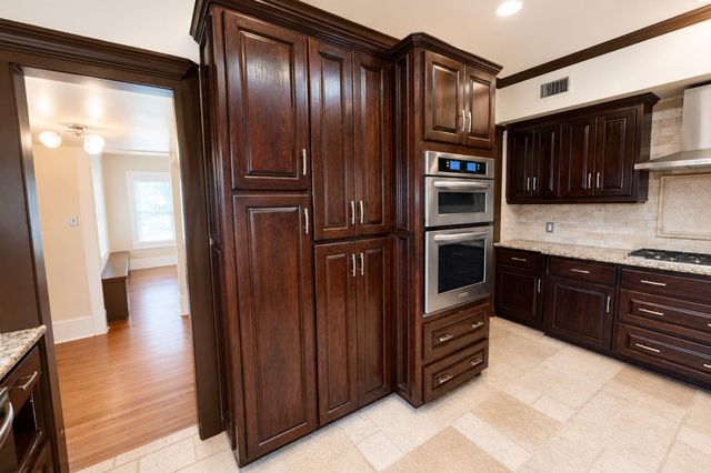 719 N Resident Street, Wharton, TX 77488