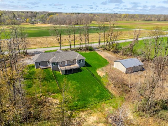 4976 Schoolhouse Road, Walworth, NY 14519