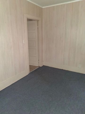 818 E Dewey Road, Flint, MI 48505