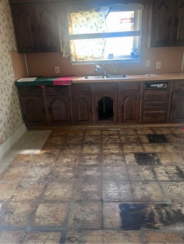 818 E Dewey Road, Flint, MI 48505