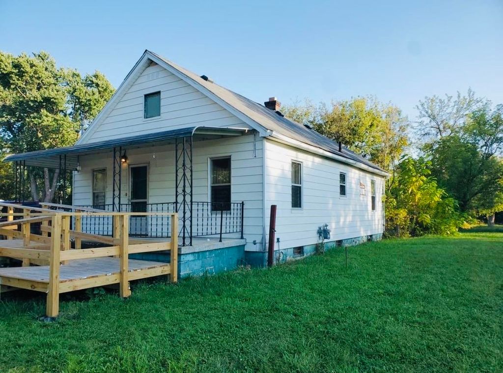 818 E Dewey Road, Flint, MI 48505