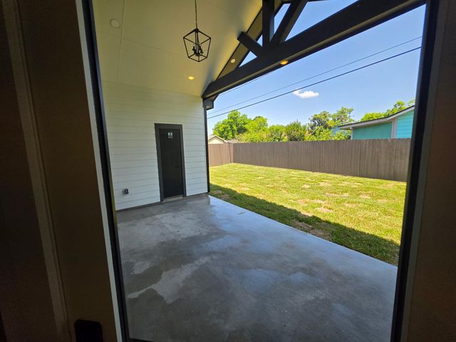 2503 North Avenue, Pasadena, TX 77506