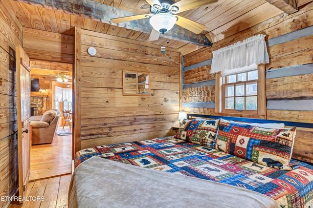 1505 Dawn LN, Sevierville, TN 37876