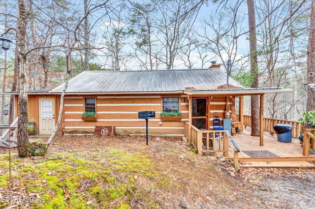 1505 Dawn LN, Sevierville, TN 37876