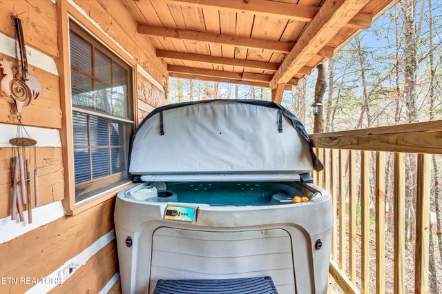 1505 Dawn LN, Sevierville, TN 37876
