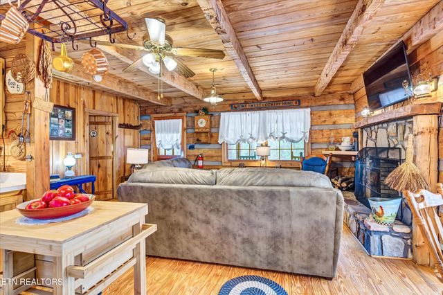 1505 Dawn LN, Sevierville, TN 37876