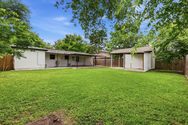 10011 Aves Street, Houston, TX 77034
