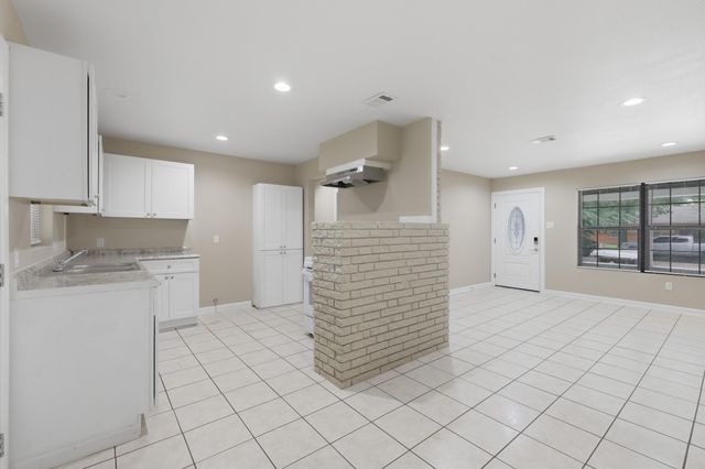 10011 Aves Street, Houston, TX 77034
