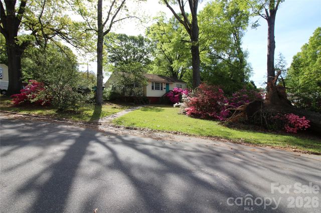 3300 Maywood Drive, Charlotte, NC 28205