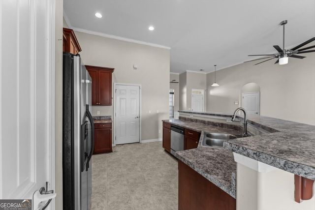 3 Bay Willow Court, Savannah, GA 31407