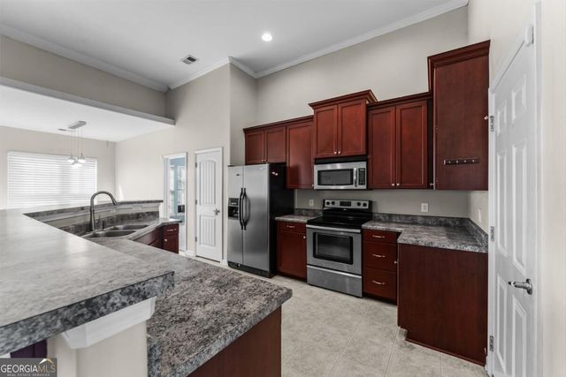 3 Bay Willow Court, Savannah, GA 31407