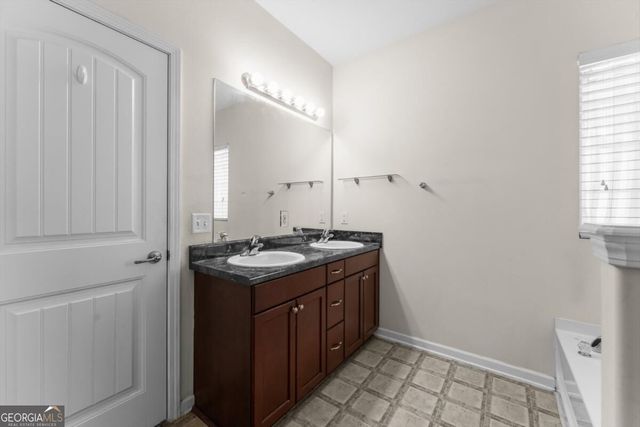 3 Bay Willow Court, Savannah, GA 31407