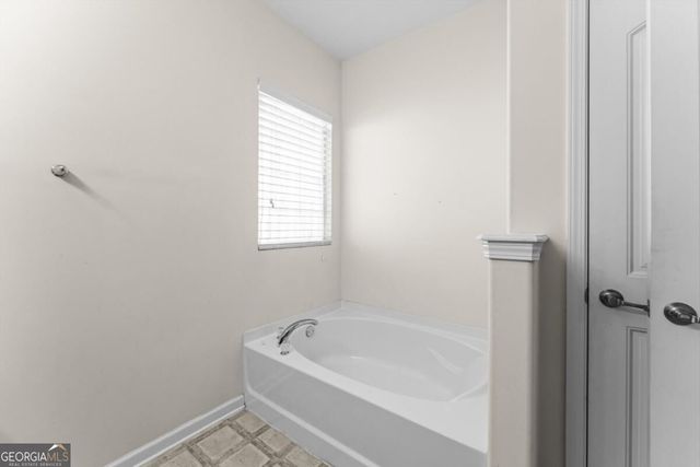 3 Bay Willow Court, Savannah, GA 31407