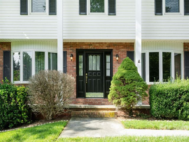 211 Ginseng Lane, Hendersonville, NC 28791