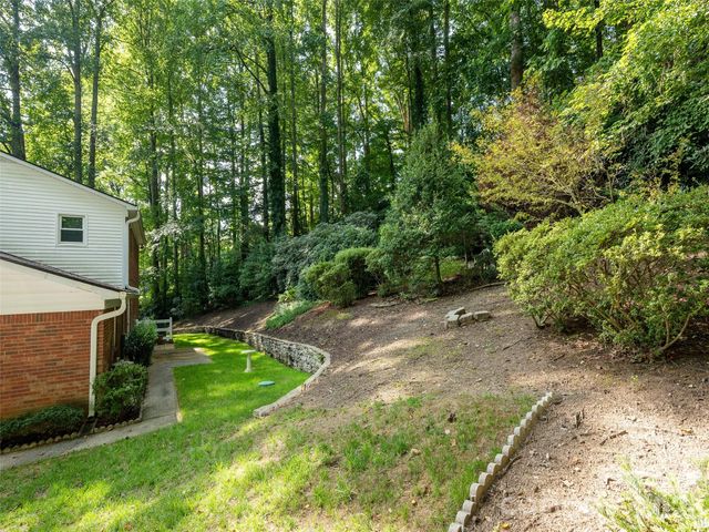 211 Ginseng Lane, Hendersonville, NC 28791