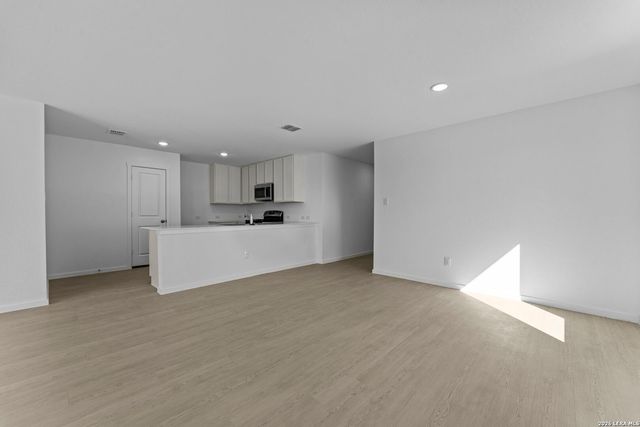 111 Ellendale Place, Fredericksburg, TX 78624