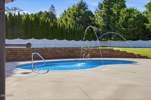 20 Orchard Drive, Queensbury, NY 12804