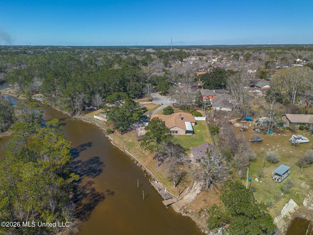 11201 Creek Drive, Gulfport, MS 39503