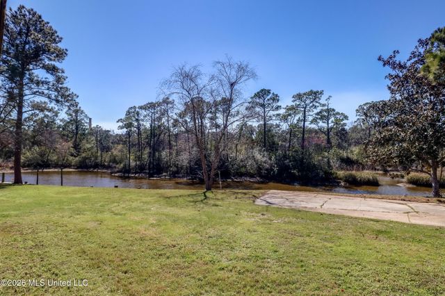 11201 Creek Drive, Gulfport, MS 39503