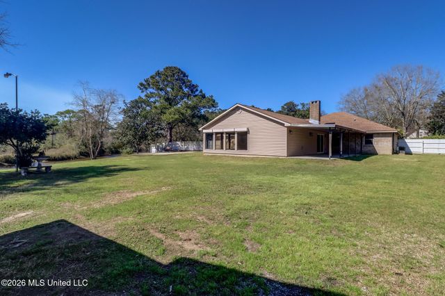 11201 Creek Drive, Gulfport, MS 39503