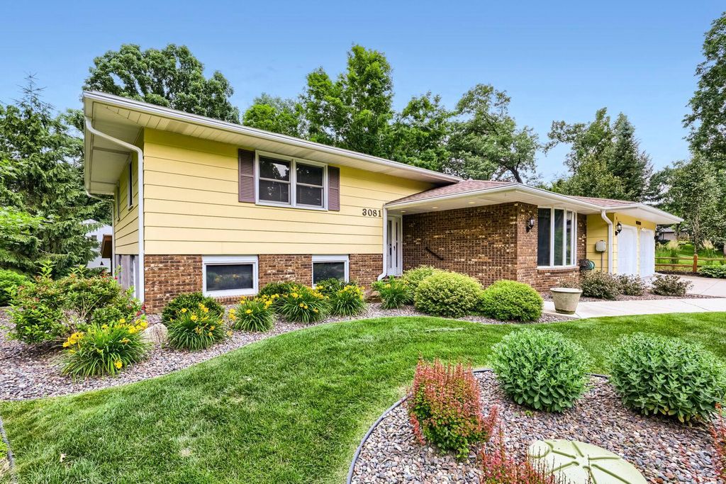3081 Laverne Court N, Lake Elmo, MN 55042