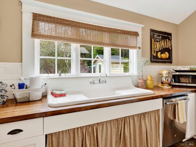 45050 Peterson St, Little River, CA 95456