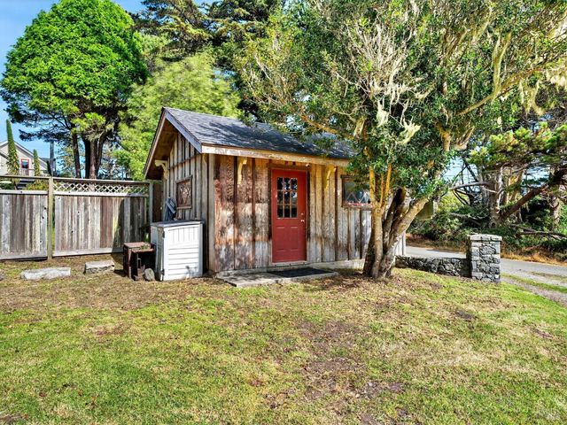 45050 Peterson St, Little River, CA 95456