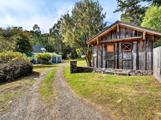 45050 Peterson St, Little River, CA 95456