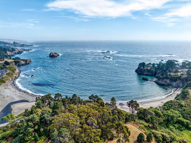 45050 Peterson St, Little River, CA 95456