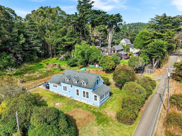 45050 Peterson St, Little River, CA 95456